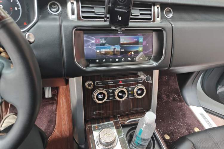 Used Land Rover Range 2017 3.0 SC V6 Vogue Audio And AC Panel