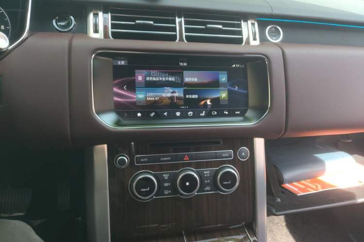 Used Land Rover Range 2017 3.0 SC V6 Vogue Audio And AC Panel