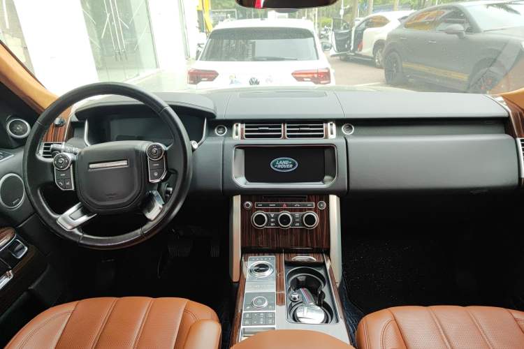 Used Land Rover Range 2017 3.0 SC V6 Vogue SE Long-Wheelbase Edition Center Console
