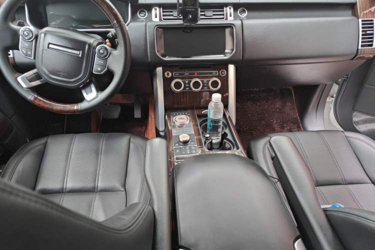 Used Land Rover Range 2017 3.0 SC V6 Vogue Center Console