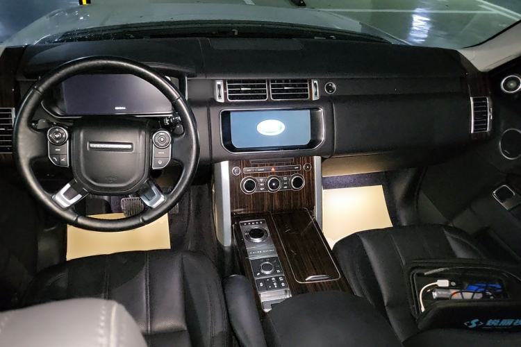 Used Land Rover Range 2017 3.0 SC V6 Vogue Center Console