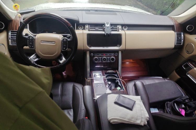 Used Land Rover Range  Center Console