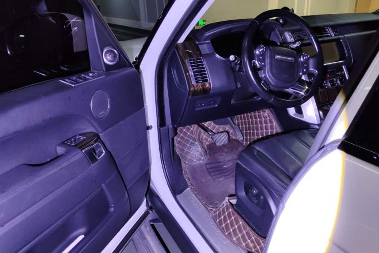 Used Land Rover Range 2017 3.0 SC V6 Vogue Driver Seat