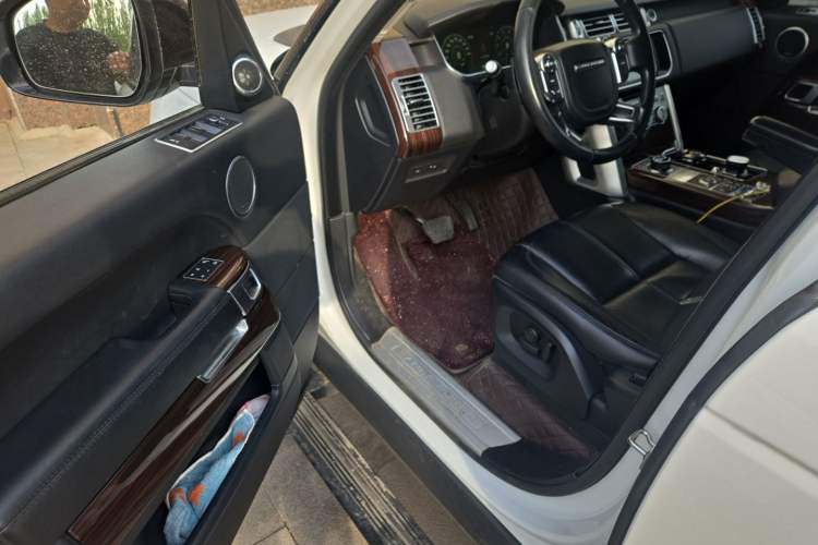 Used Land Rover Range 2017 3.0 SC V6 Vogue Driver Seat