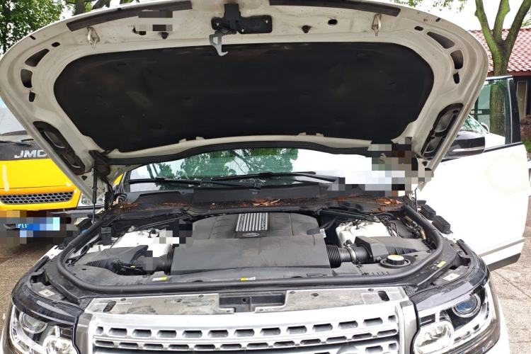 Used Land Rover Range 2017 3.0 SC V6 Vogue Extended Version Engine Bay