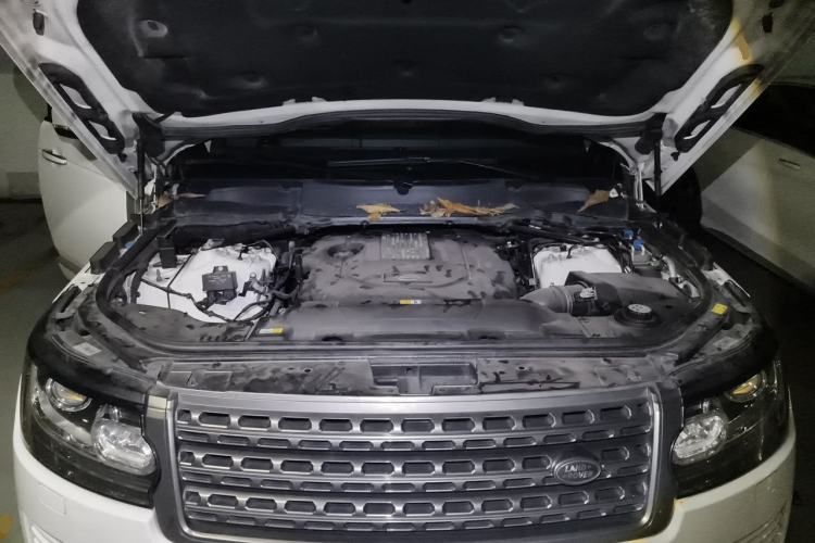 Used Land Rover Range  Engine Bay
