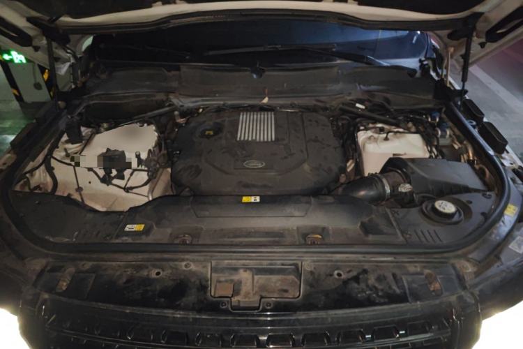 Used Land Rover Range  Engine Bay