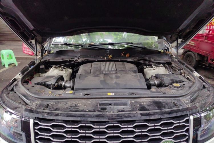 Used Land Rover Range  Engine Bay