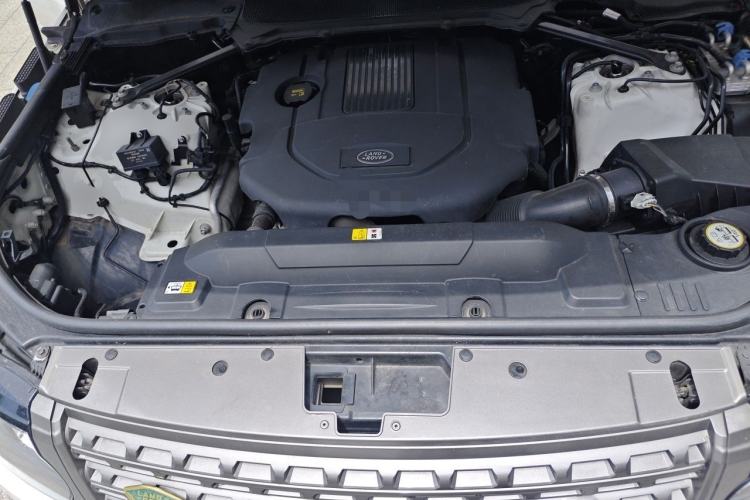 Used Land Rover Range  Engine Bay