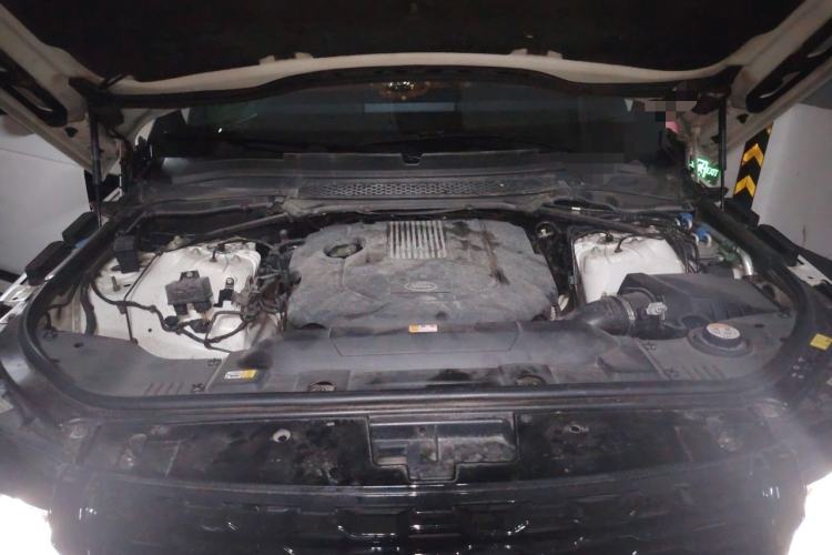 Used Land Rover Range  Engine Bay