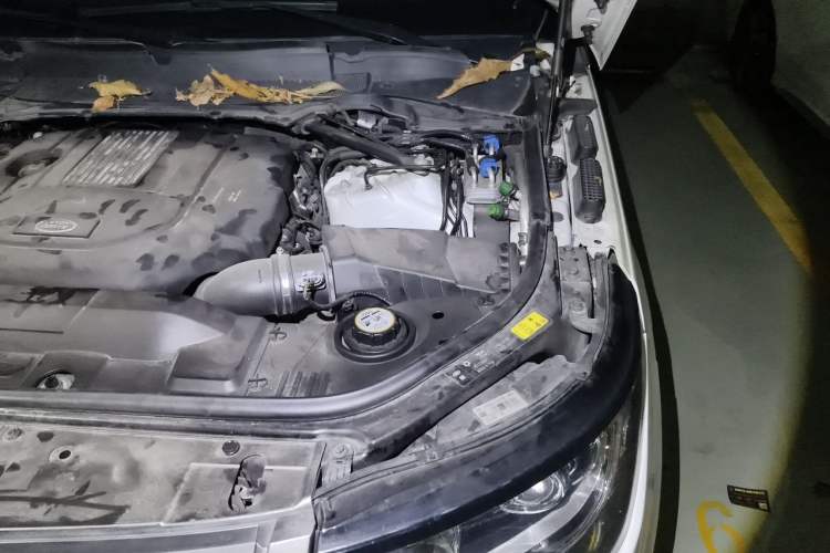 Used Land Rover Range  Engine Bay Left