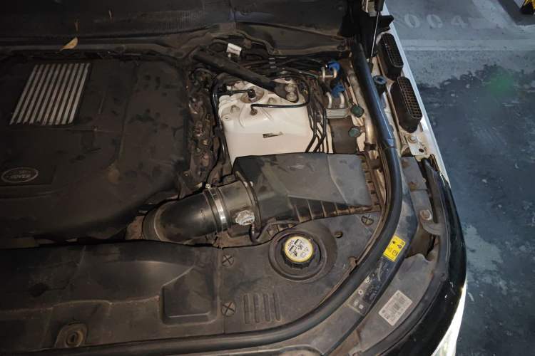 Used Land Rover Range  Engine Bay Left