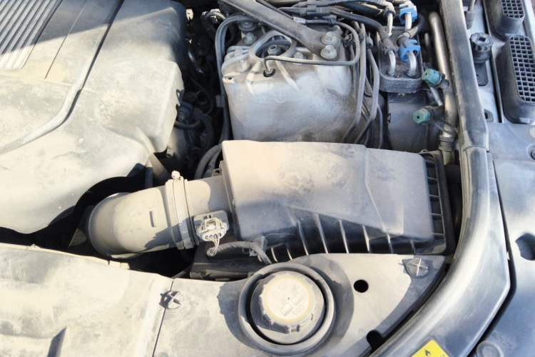 Used Land Rover Range  Engine Bay Left