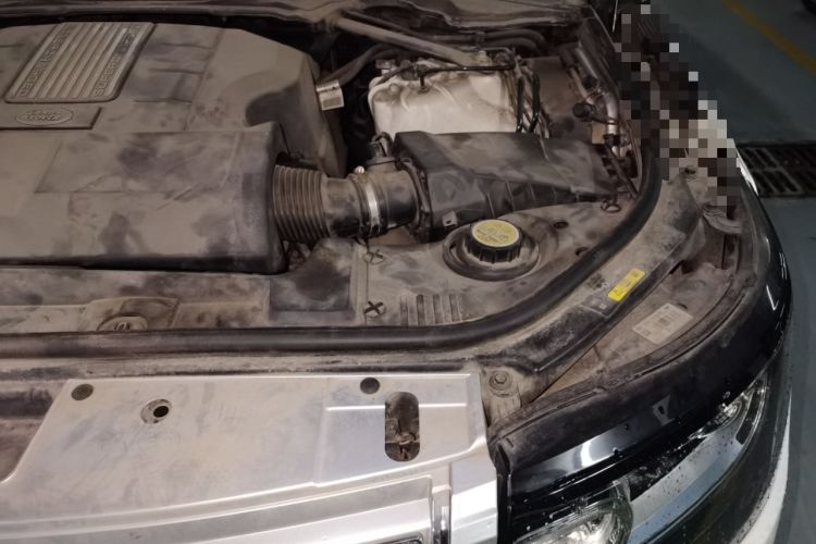 Used Land Rover Range  Engine Bay Left