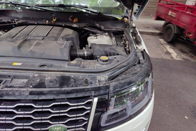 Used Land Rover Range  Engine Bay Left