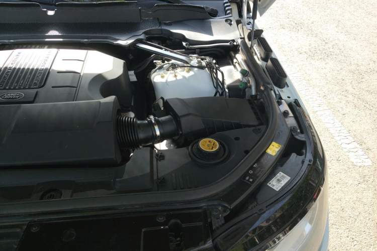 Used Land Rover Range 2017 3.0 SC V6 Vogue Engine Bay Left