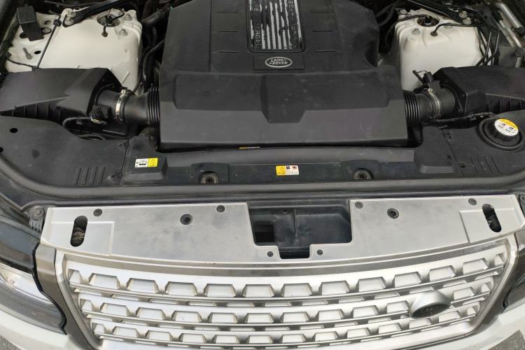 Used Land Rover Range 2017 3.0 SC V6 Vogue Extended Version Engine Bay