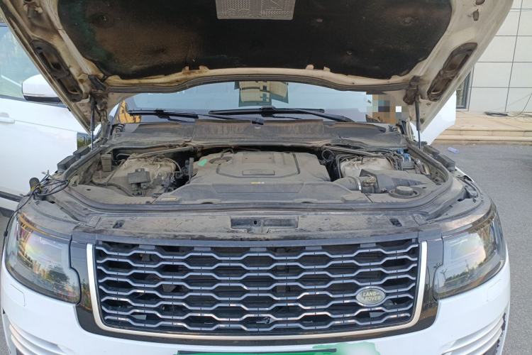 Used Land Rover Range  Engine Bay
