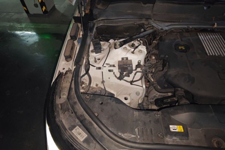 Used Land Rover Range  Engine Bay Right
