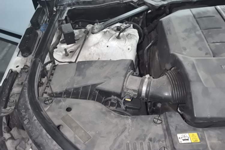 Used Land Rover Range  Engine Bay Right