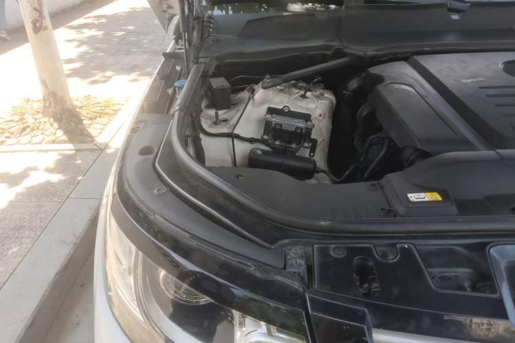 Used Land Rover Range  Engine Bay Right