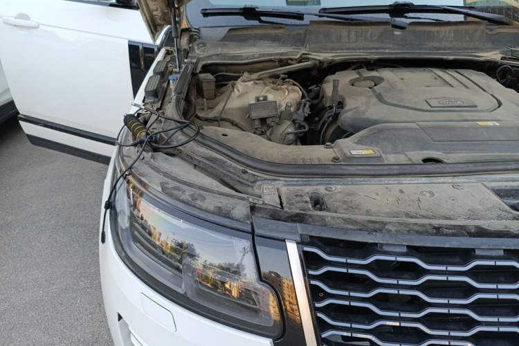 Used Land Rover Range  Engine Bay Right