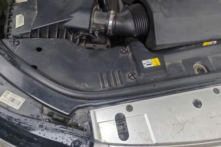Used Land Rover Range  Engine Bay Right