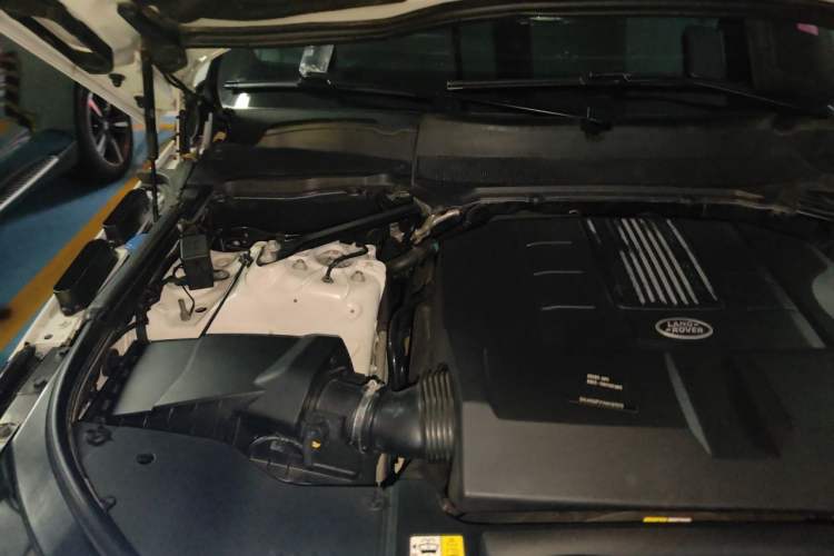 Used Land Rover Range  Engine Bay Right