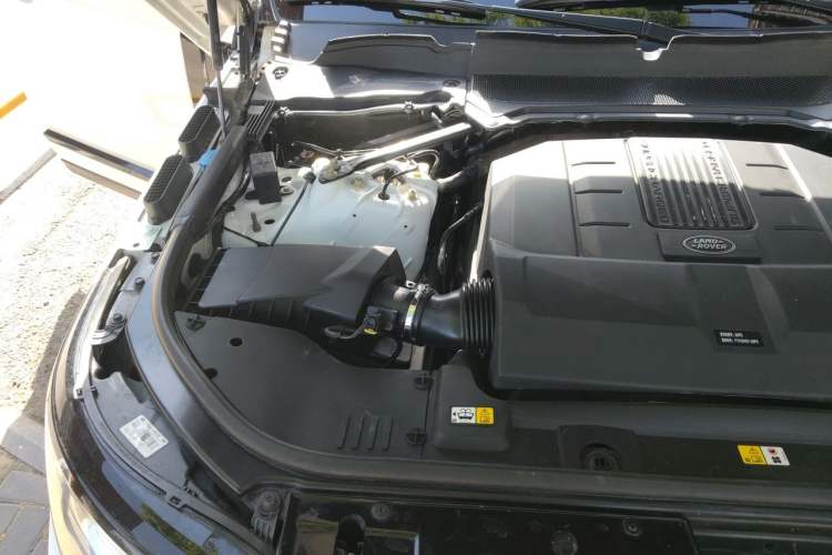 Used Land Rover Range 2017 3.0 SC V6 Vogue Engine Bay Right