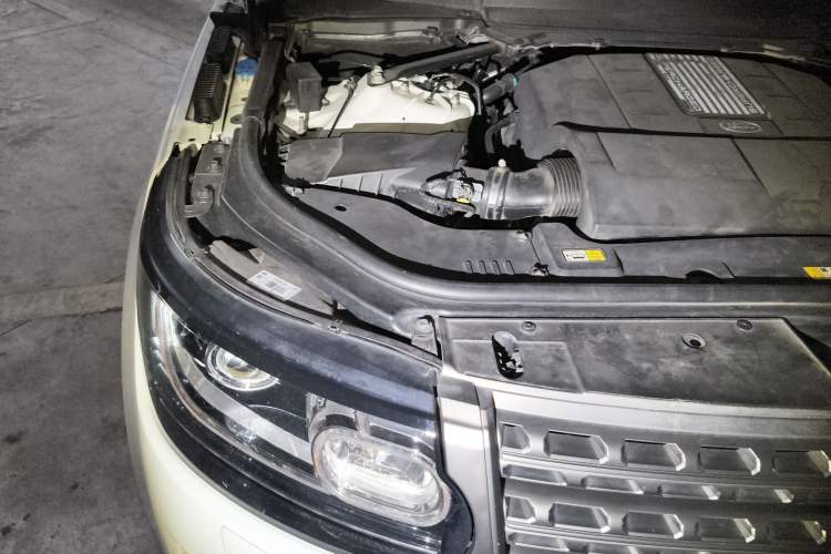 Used Land Rover Range 2017 3.0 SC V6 Grand Edition Engine Bay Right