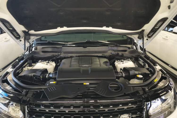 Used Land Rover Range 2017 3.0 SC V6 Vogue Engine Bay
