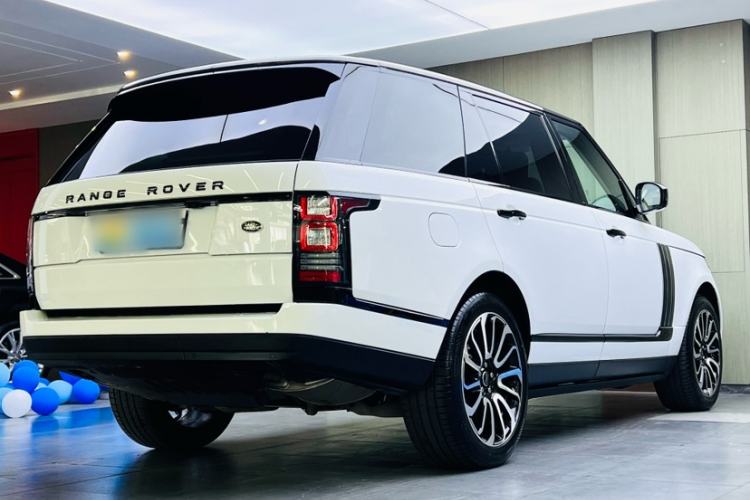 Used Land Rover Range 2017 3.0 SC V6 Vogue Extended Version Exterior 3