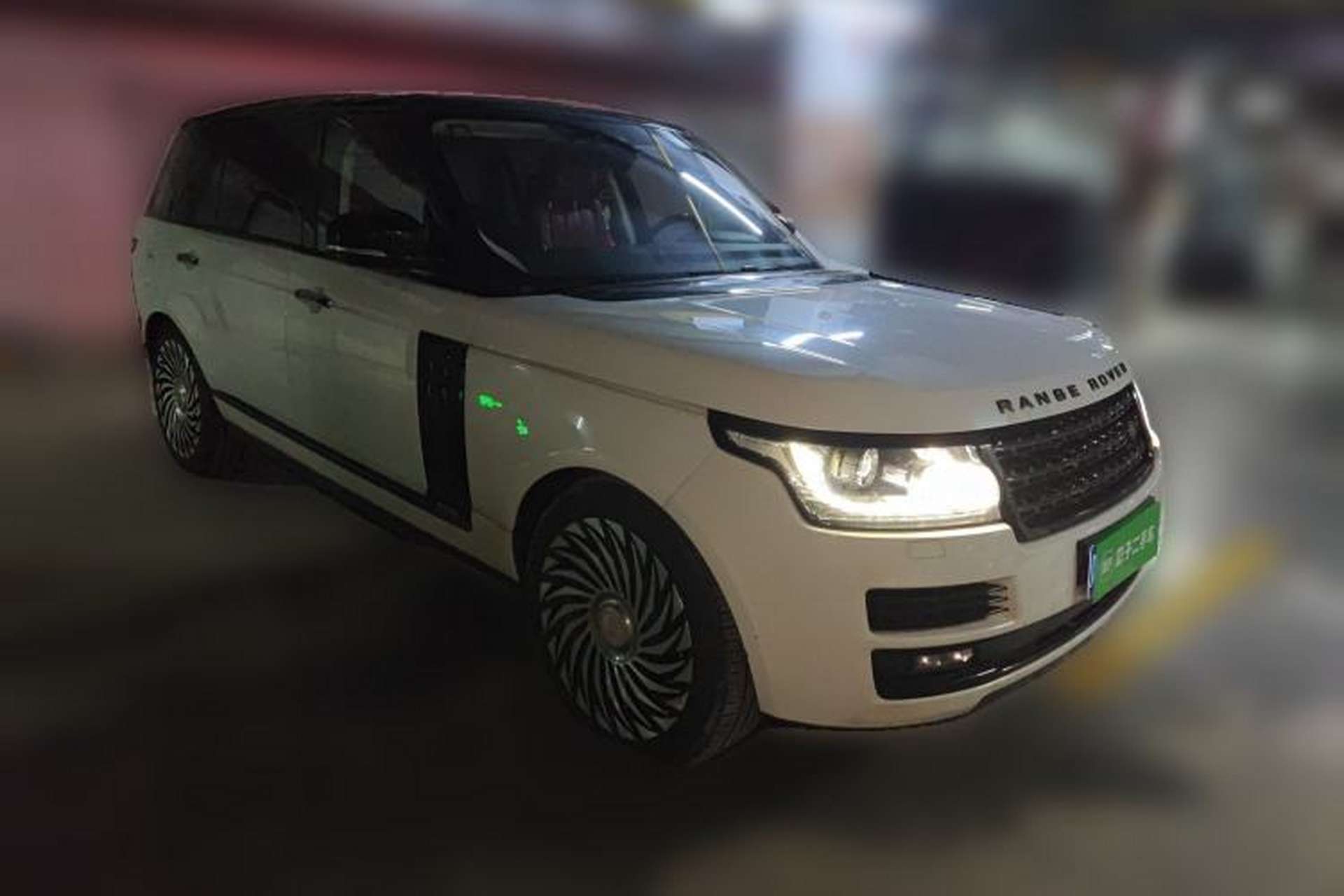 Used Land Rover Range  Front Right 45 Deg