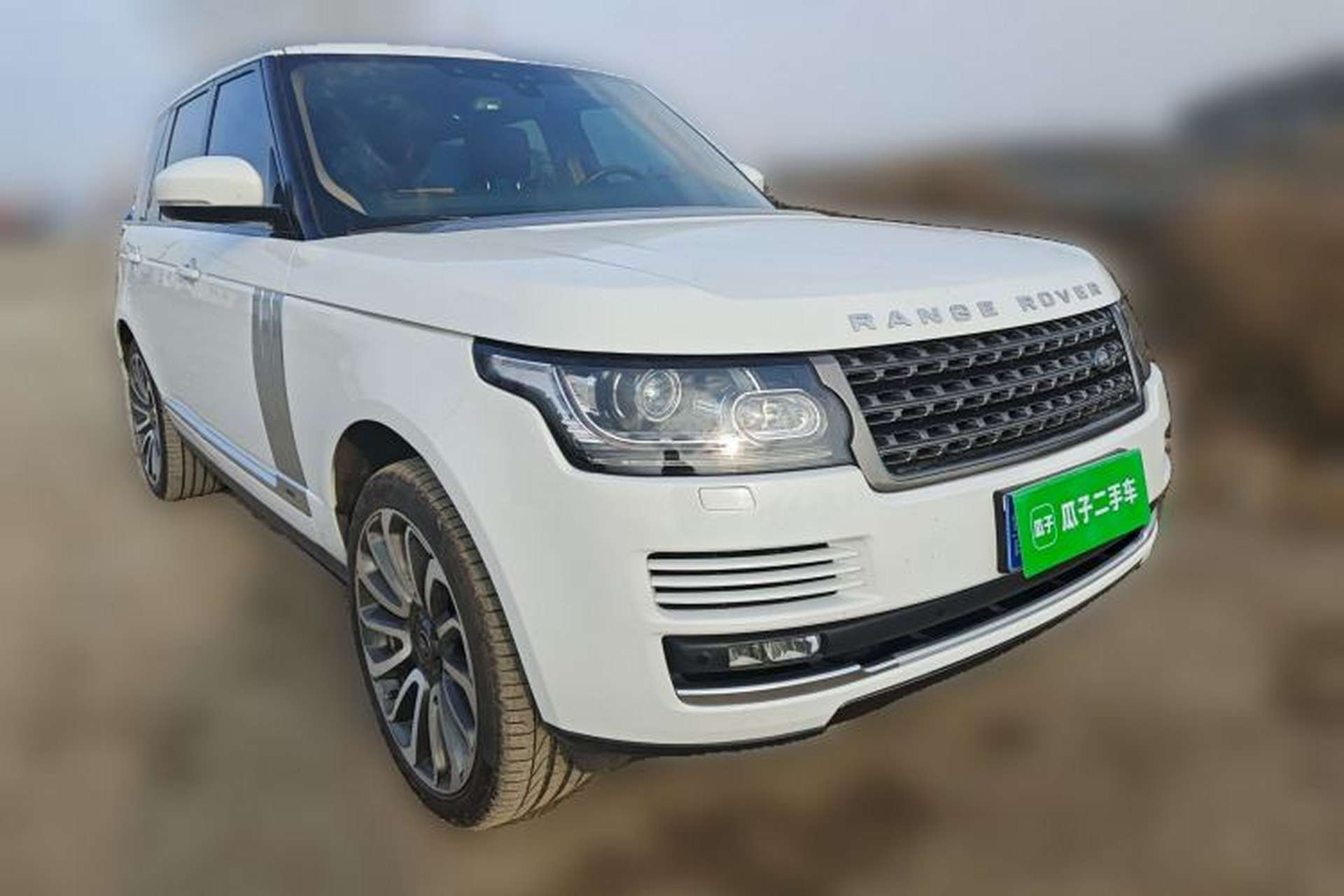 Used Land Rover Range  Front Right 45 Deg
