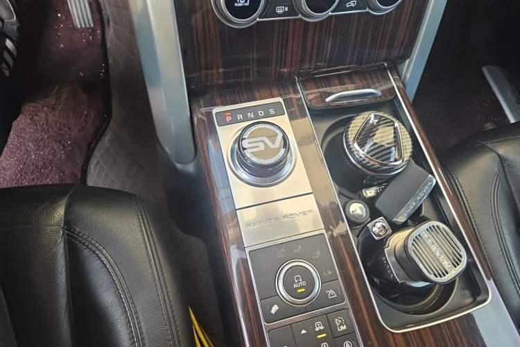 Used Land Rover Range 2017 3.0 SC V6 Vogue Gear Lever