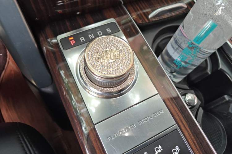 Used Land Rover Range 2017 3.0 SC V6 Vogue Gear Lever