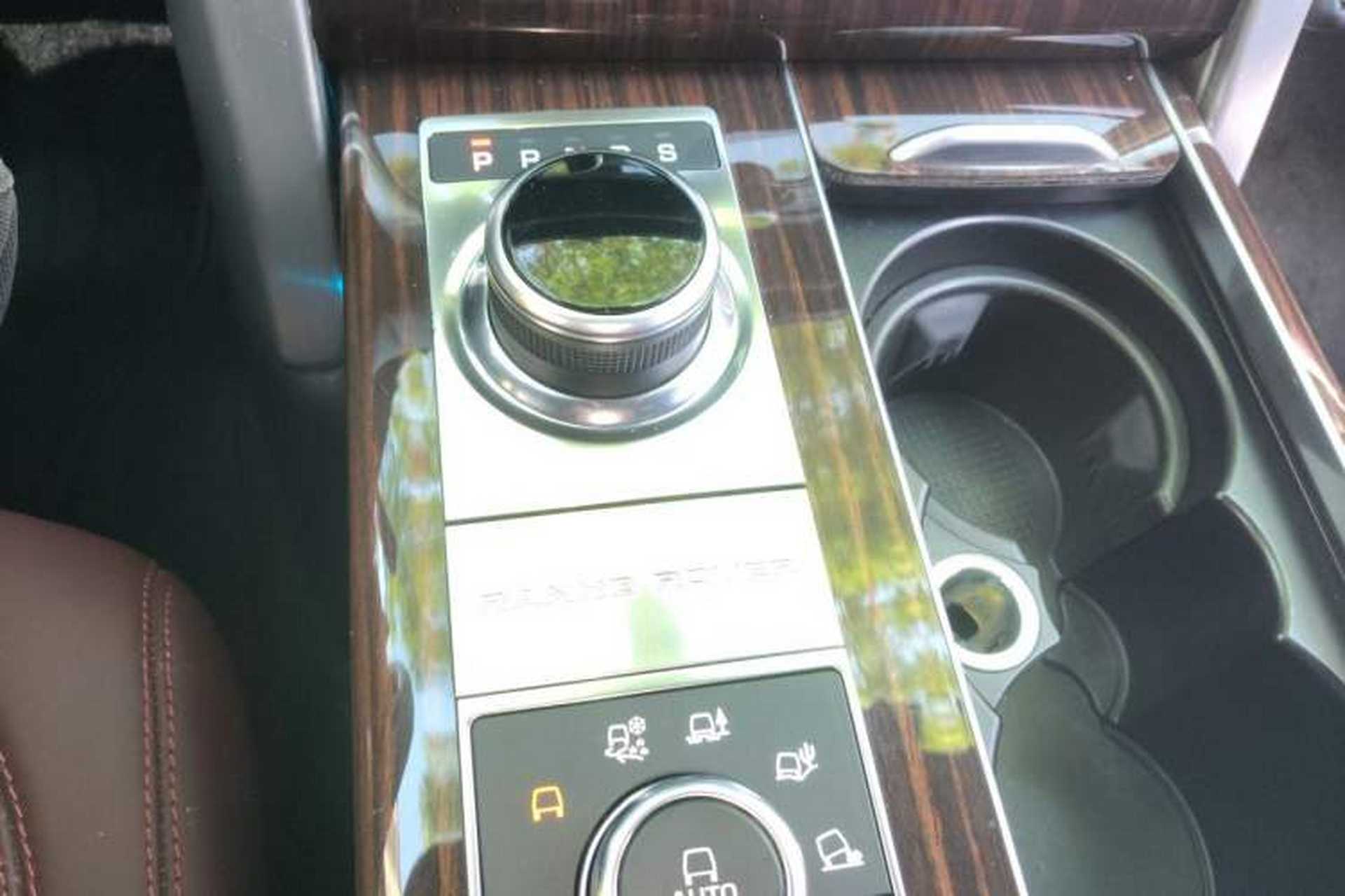 Used Land Rover Range 2017 3.0 SC V6 Vogue Gear Lever