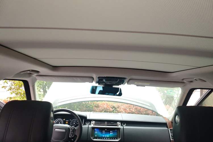 Used Land Rover Range 2017 3.0 SC V6 Vogue Extended Version Headliner