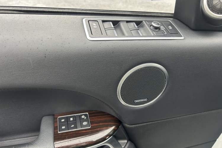 Used Land Rover Range 2017 3.0 SC V6 Vogue Interior 1