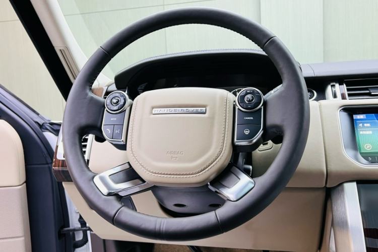 Used Land Rover Range 2017 3.0 SC V6 Vogue Extended Version Interior 2
