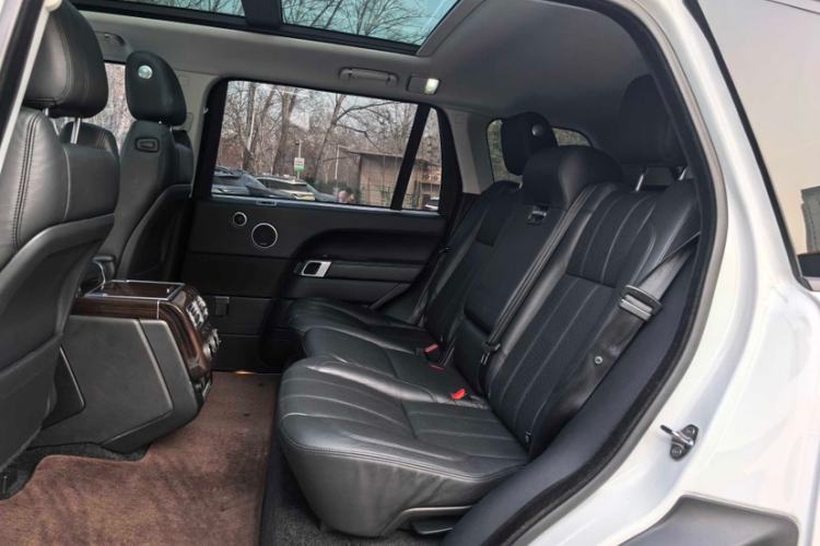 Used Land Rover Range 2017 3.0 SC V6 Vogue Extended Version Interior 8