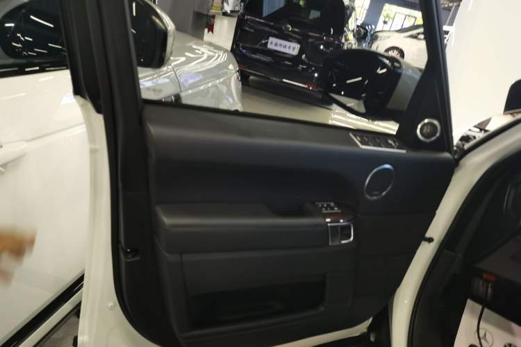 Used Land Rover Range 2017 3.0 SC V6 Vogue Left Front Door Interior