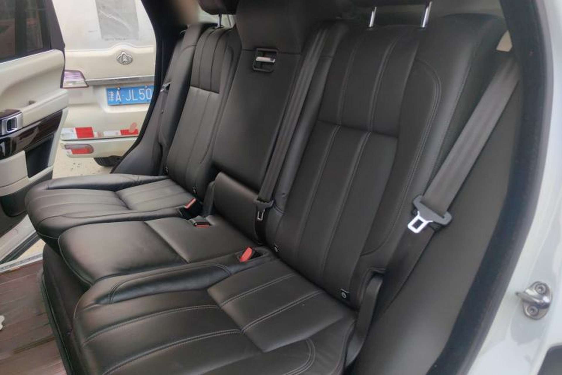 Used Land Rover Range  Left Rear Seat