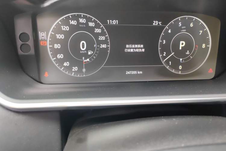 Used Land Rover Range 2017 3.0 SC V6 Vogue SE Long-Wheelbase Edition Odometer Close Up