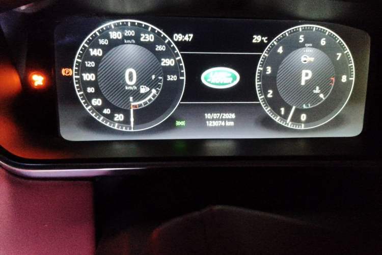 Used Land Rover Range 2017 3.0 SC V6 Grand Edition Odometer Close Up