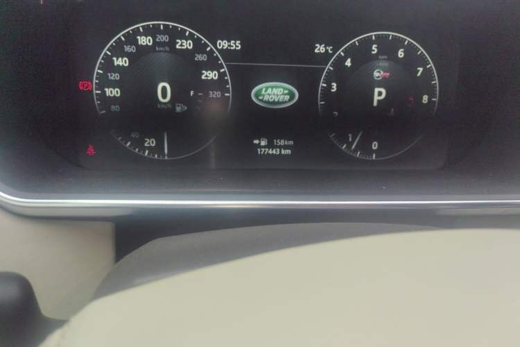 Used Land Rover Range 2017 3.0 SC V6 Vogue Extended Version Odometer Close Up