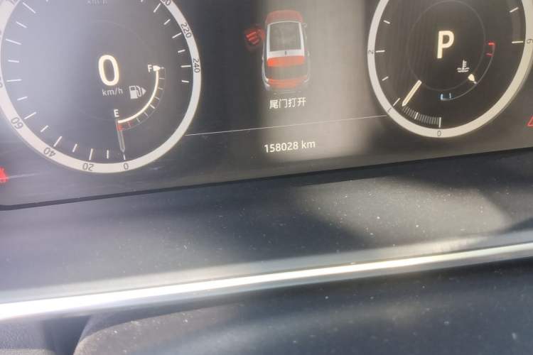 Used Land Rover Range  Odometer Close Up