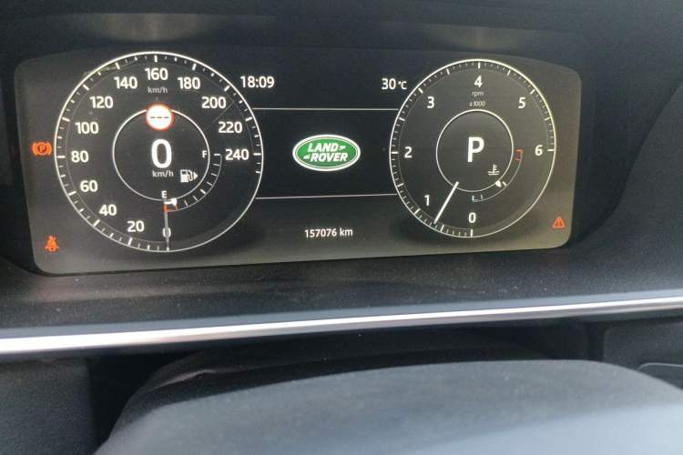 Used Land Rover Range  Odometer Close Up