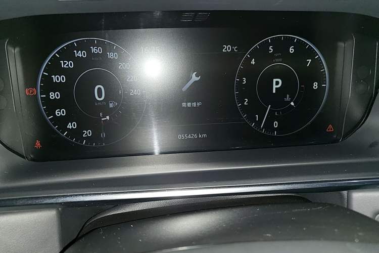 Used Land Rover Range 2017 3.0 SC V6 Vogue Odometer Close Up