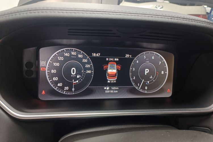 Used Land Rover Range 2017 3.0 SC V6 Vogue Extended Version Odometer Close Up